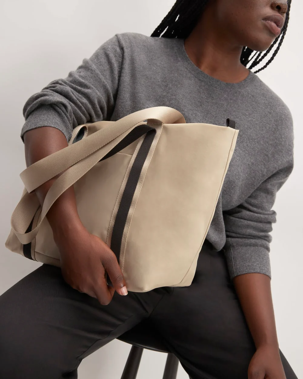 Le sac à main en nylon recyclé | Kaki