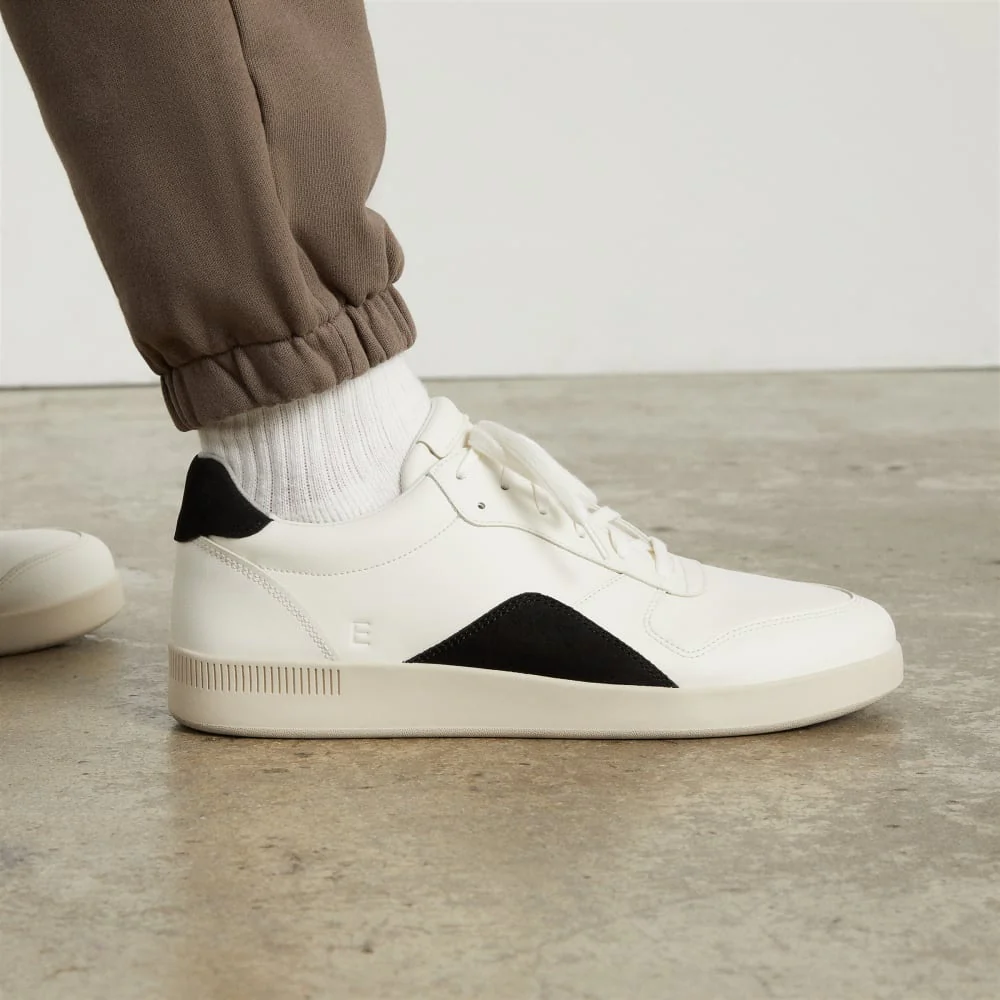 La Chaussure de Sport ReLeather® Court | Blanc cassé / Noir