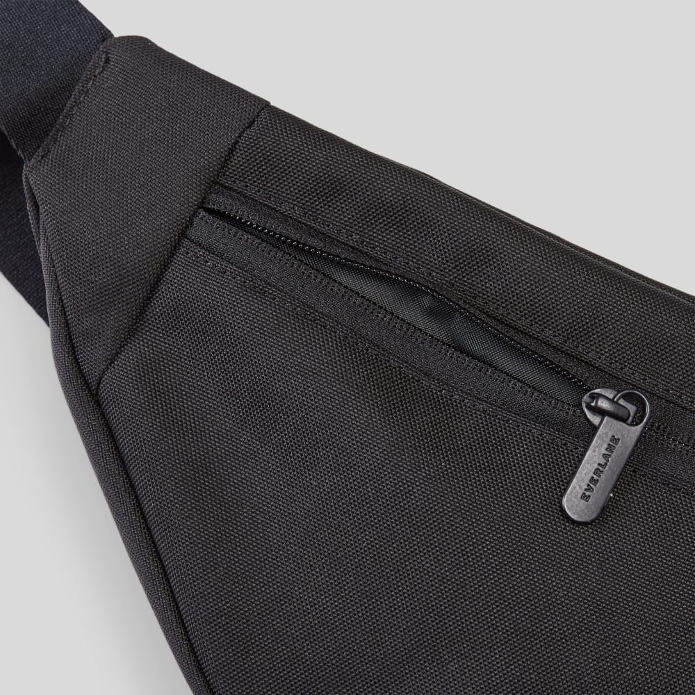 Le sac à bandoulière Renew Transit | Noir (avec étiquette)