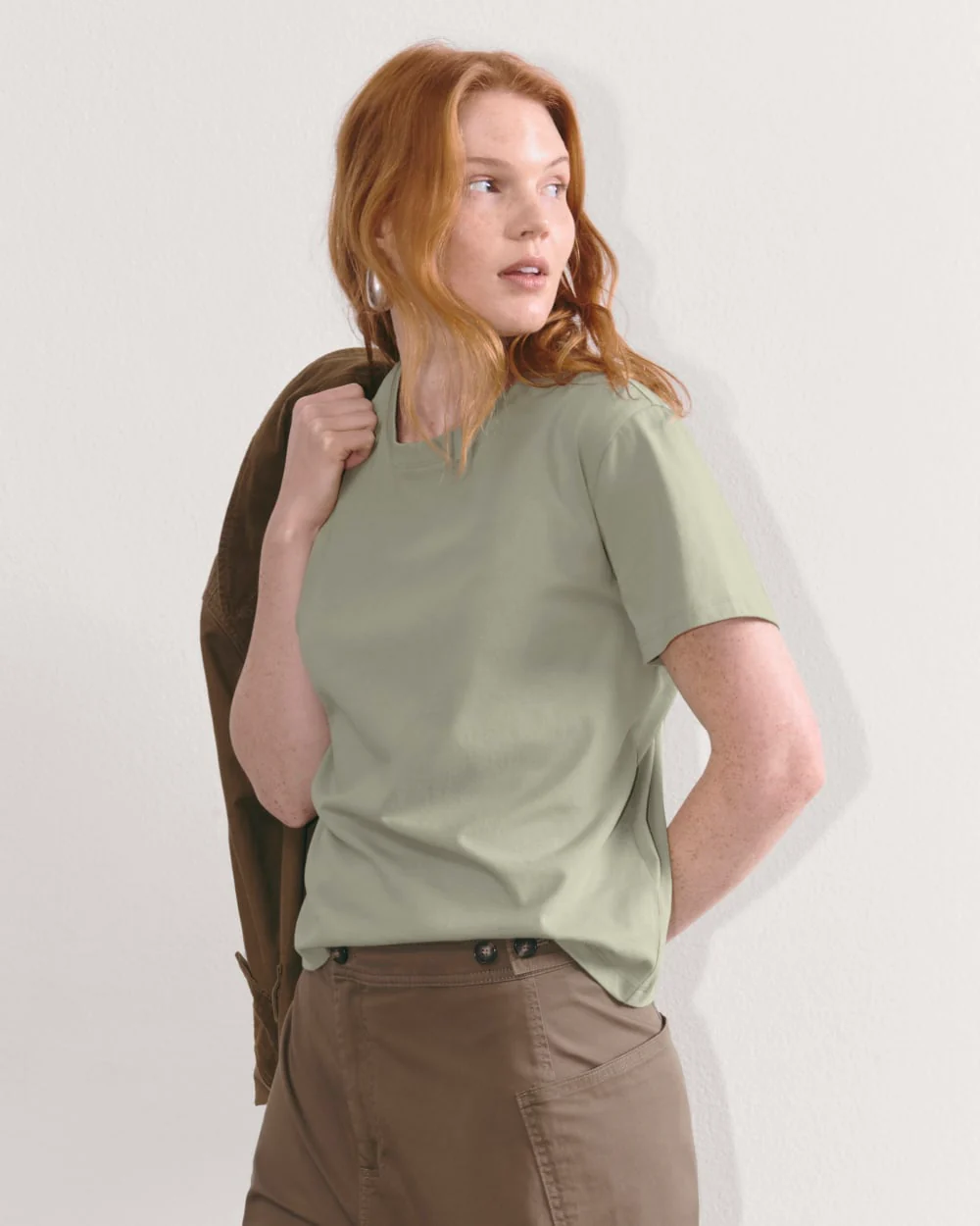 Le T-shirt Box-Cut en coton essentiel | Vert sage | Sans poche
