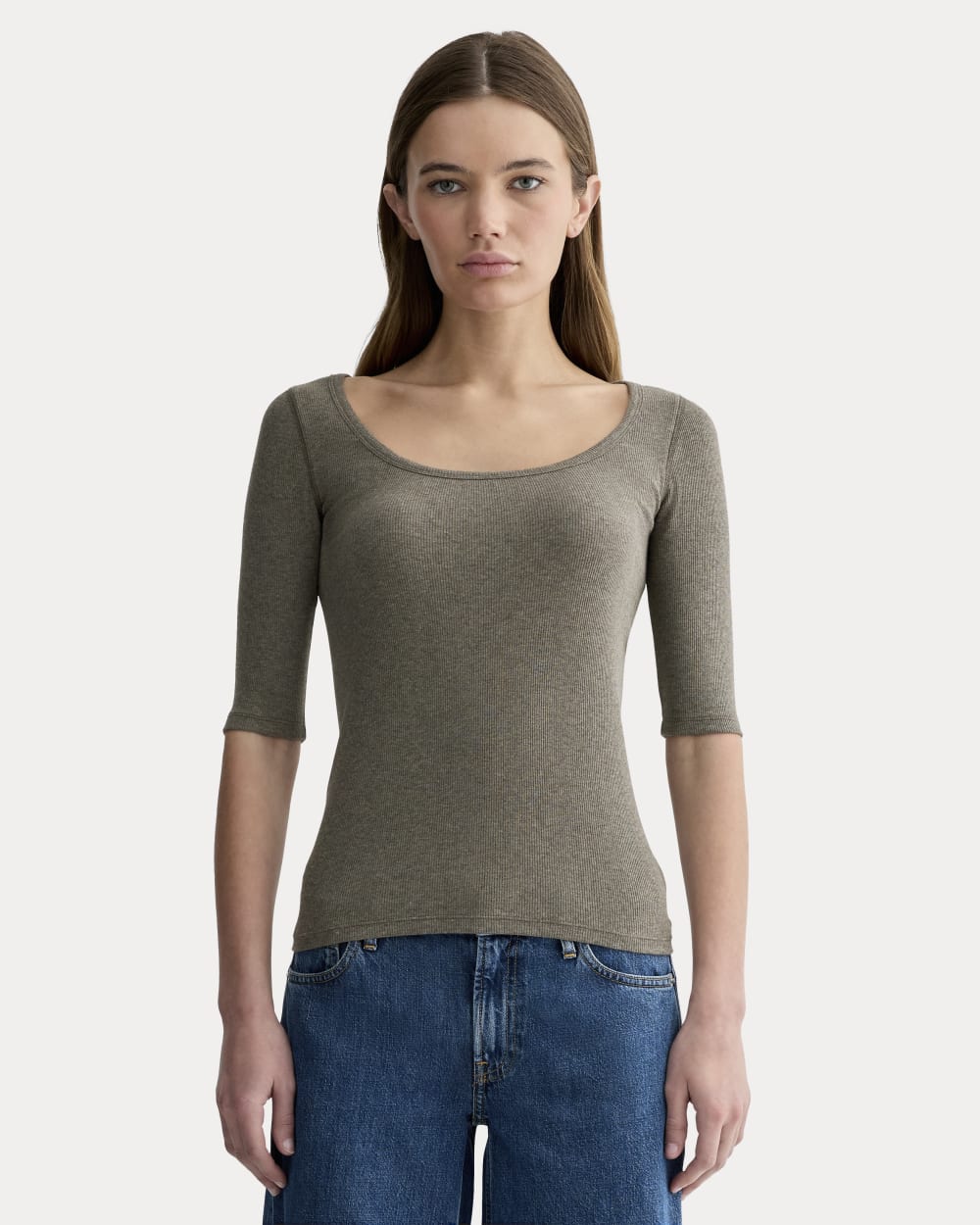 Le T-shirt à col en V et rayures luxueuses | Gris fatigue