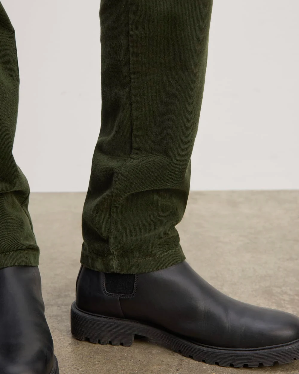 Le Pantalon en Velours Côtelé | Forêt Sombre